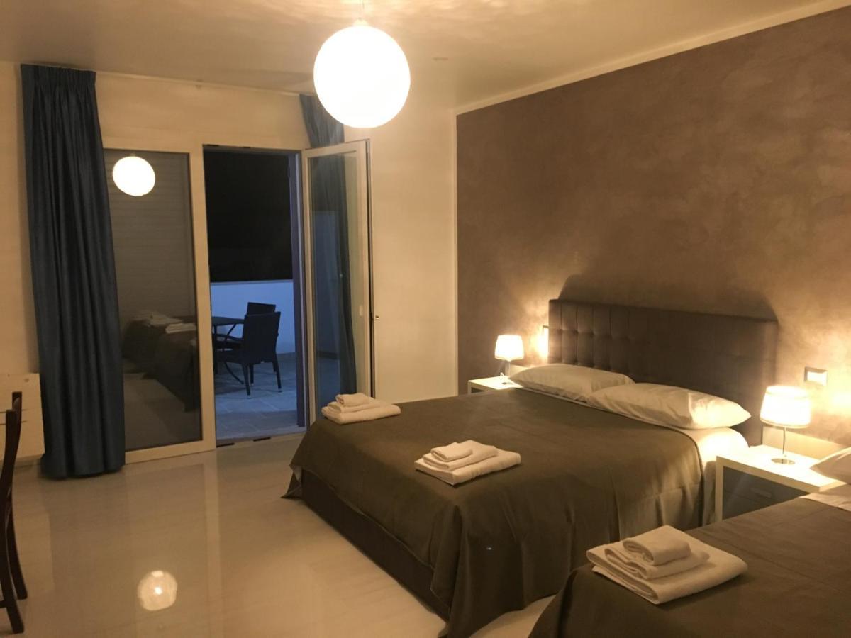 Madigans Rooms Bed&Breakfast Lecce Exterior photo