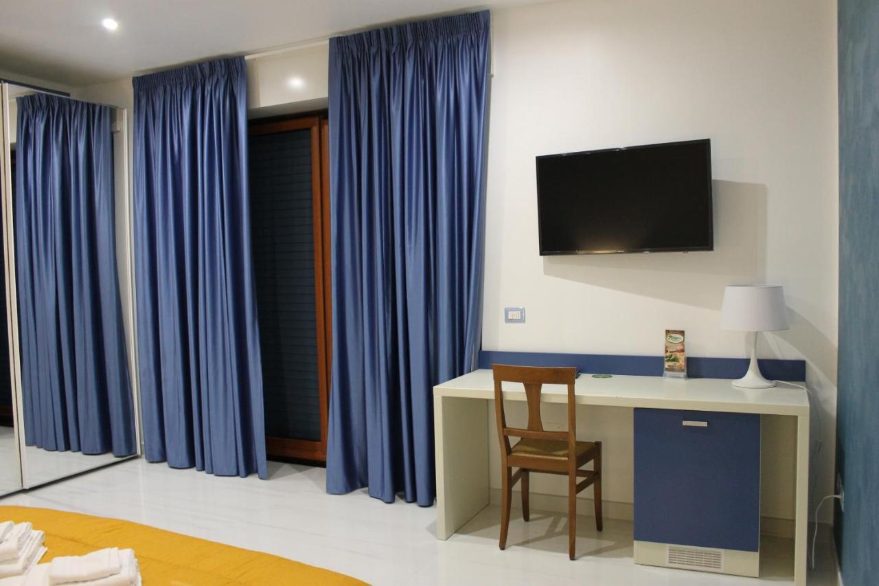Madigans Rooms Bed&Breakfast Lecce Exterior photo