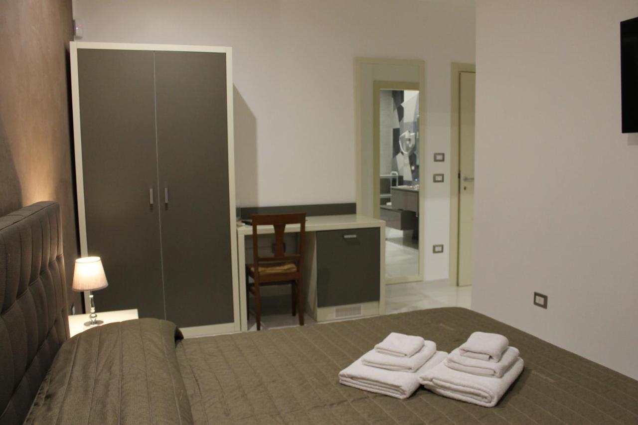 Madigans Rooms Bed&Breakfast Lecce Exterior photo