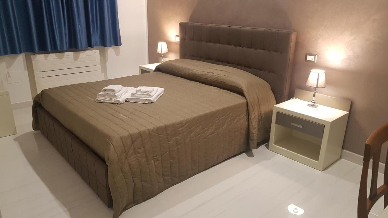 Madigans Rooms Bed&Breakfast Lecce Exterior photo